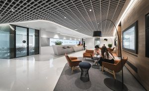 Trần Nhôm Có Tốt Không