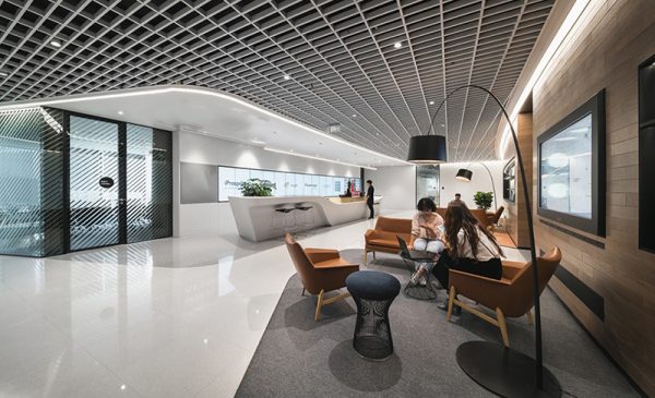 Trần Nhôm Có Tốt Không